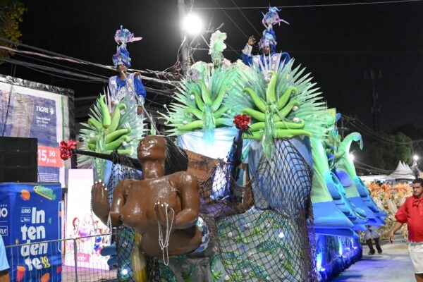 Praça da Bandeira: Desfile com altos e baixos na Série Prata