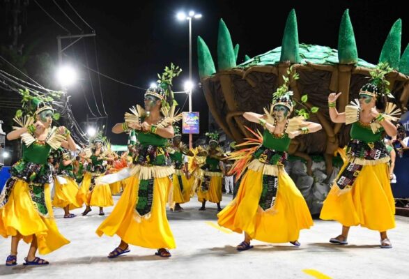 Quiabo no Carnaval? União de Jacarepaguá leva fé e tradição à Intendente!