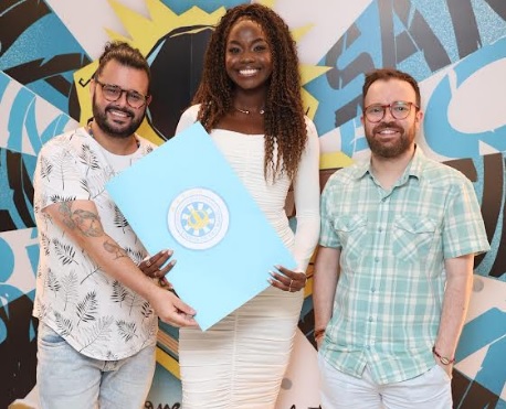 Rainha do Carnaval 2025, Thuane Werneck ganha destaque na Vila Isabel