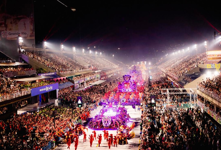 Recorde! Ingressos do Carnaval 2027 esgotam e 15 mil ficam de fora!