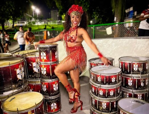 Renascer de Jacarepaguá lança samba e comemora aniversário
