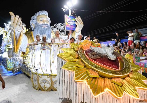 Renascer de Jacarepaguá: Ousadia na Intendente! Desfile de luxo mira o título da Série Prata