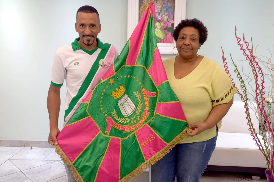Mangueira aposta em tradição e inovação com novos nomes