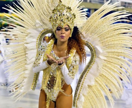 Roberta Freitas é a nova musa da União do Parque Acari para o Carnaval 2026