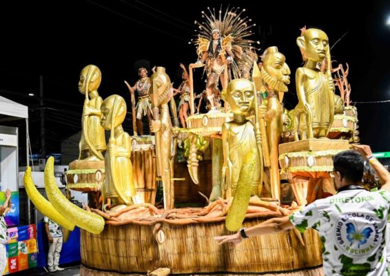 confira essa noticia: Rocinha 2026: Desfile emocionante! Canto da comunidade superou a tensão!