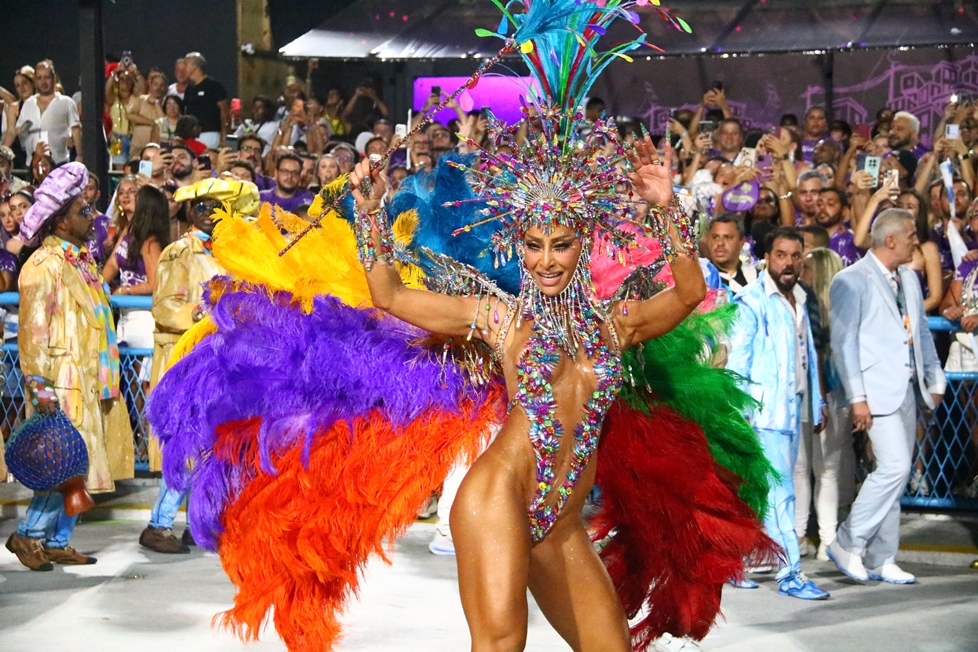 Sabrina Sato fica! Rainha da Vila Isabel renova até 2027