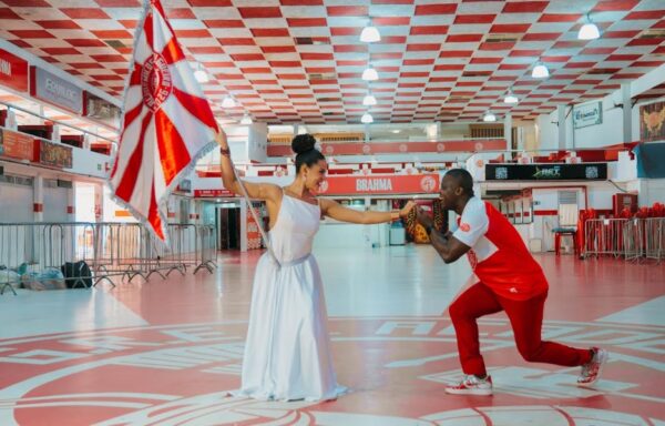 Salgueiro anuncia Laryssa Victoria: nova porta-bandeira para o Carnaval!