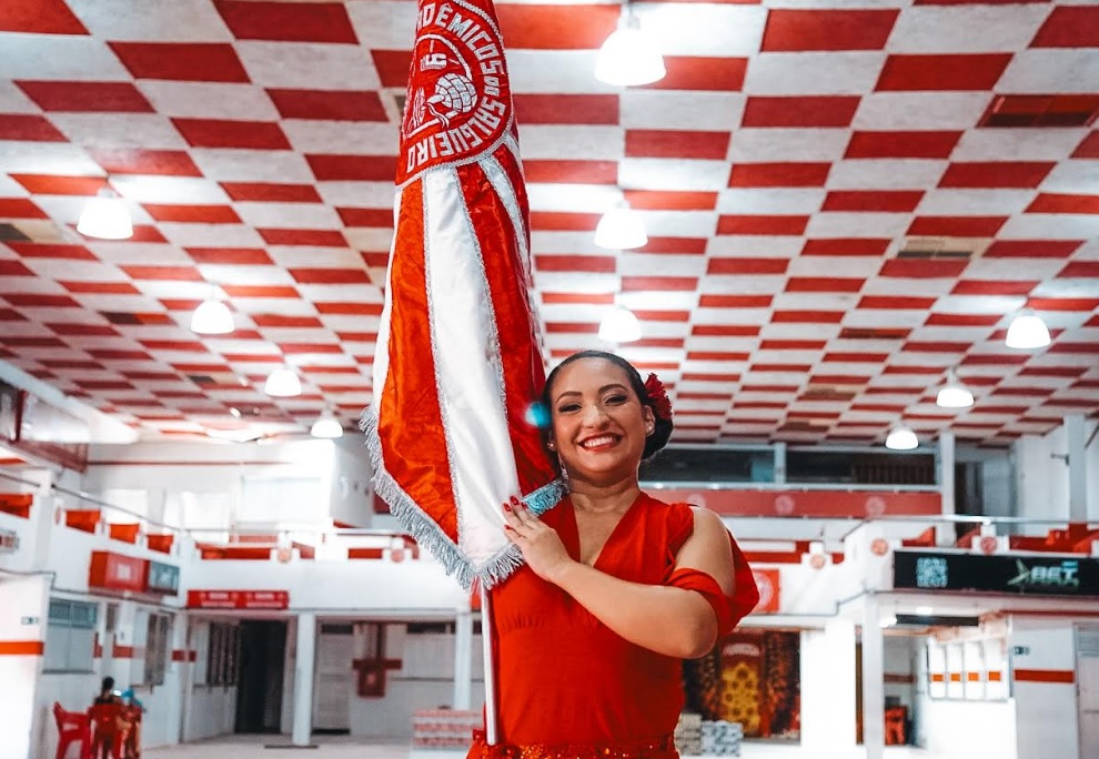 confira essa noticia: Salgueiro anuncia nome de peso! Jéssica Ferreira é a nova Porta-Bandeira para 2027