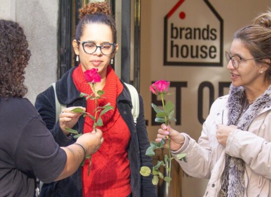 Salgueiro homenageia Rosa Magalhães com rosas e enredo em 2026