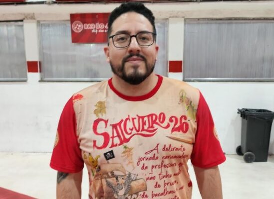 Salgueiro homenageia Rosa Magalhães e inicia disputa de samba