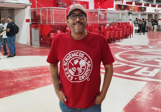 Salgueiro homenageia Rosa Magalhães em desfile de Carnaval