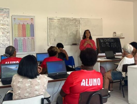 Salgueiro oferece curso gratuito de alfabetização para adultos e idosos