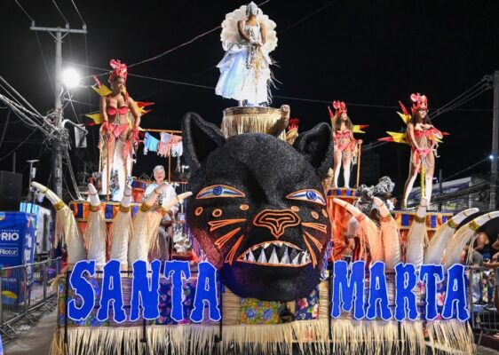 Santa Marta: desfile com erros de evolução, mas com samba contagiante!