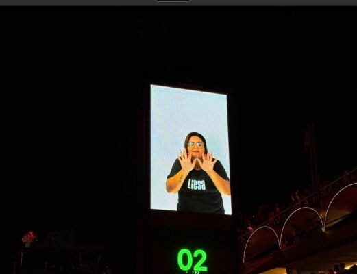 Sapucaí faz história: Carnaval ganha Libras e é para todos sentirem a festa!