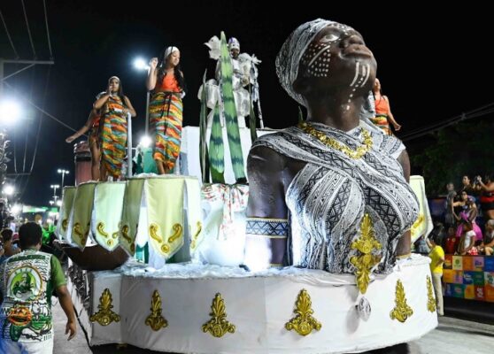 confira essa noticia: Siri de Ramos: Desfile lindo, mas erros e tempo podem levar ao rebaixamento?