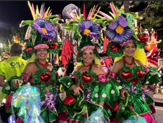 Toda mulher é Rita Lee! Mocidade celebra liberdade feminina na Sapucaí.
