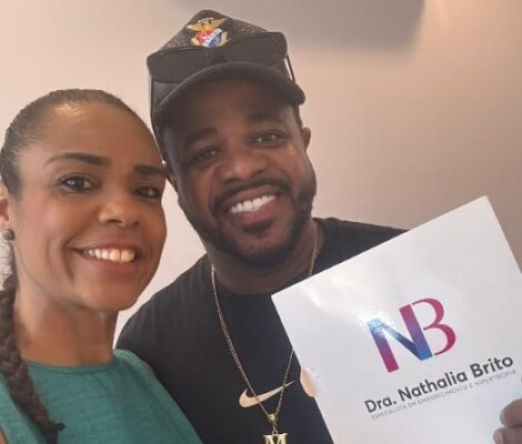União da Ilha: médica musa cuida da saúde do mestre de bateria