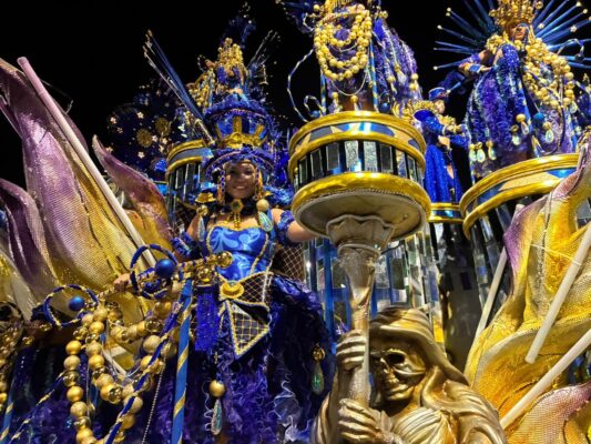 União da Ilha: Medo vira Luxo! Enredo de Contrastes surpreende na Sapucaí