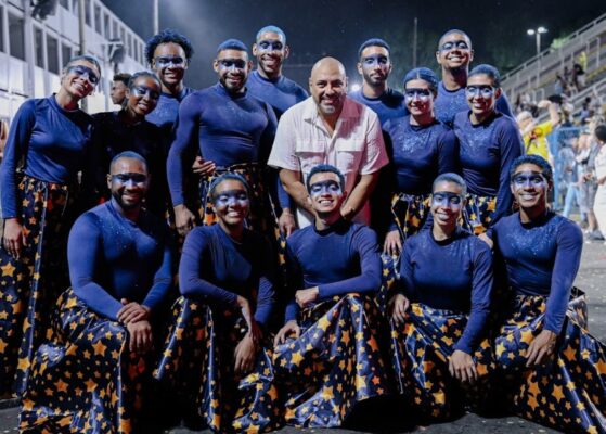 União da Ilha mostra força em ensaio técnico na Sapucaí