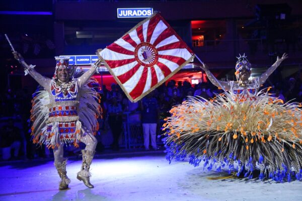 União de Maricá: Casal de mestre-sala e porta-bandeira se despede