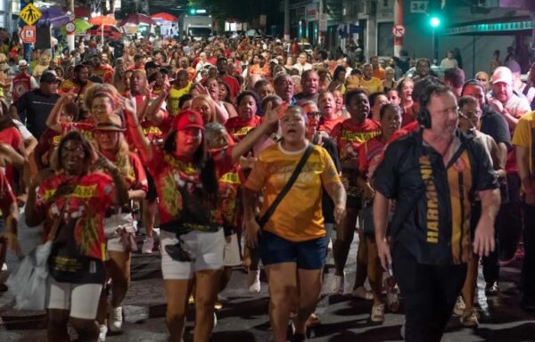 União de Maricá começa ensaios de rua para o Carnaval 2026