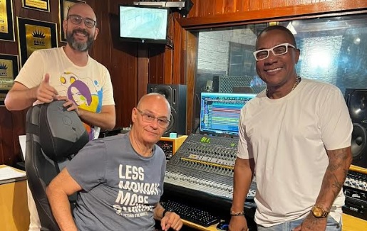 Unidos da Ponte: Sambas históricos de volta! IA e Serginho do Porto em dueto inédito.