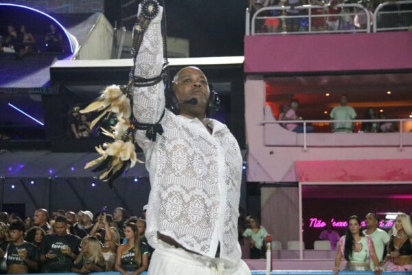 Unidos de Bangu: Fábio Costa renova para o Carnaval 2026