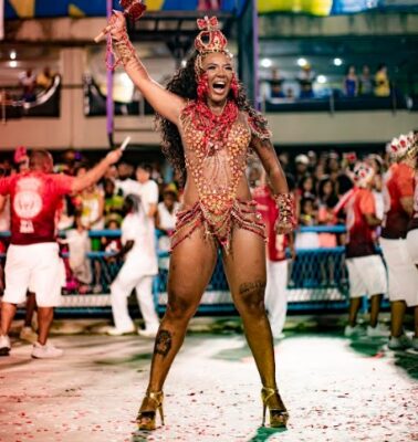 Unidos de Padre Miguel anuncia Mari Mola como musa para o Carnaval
