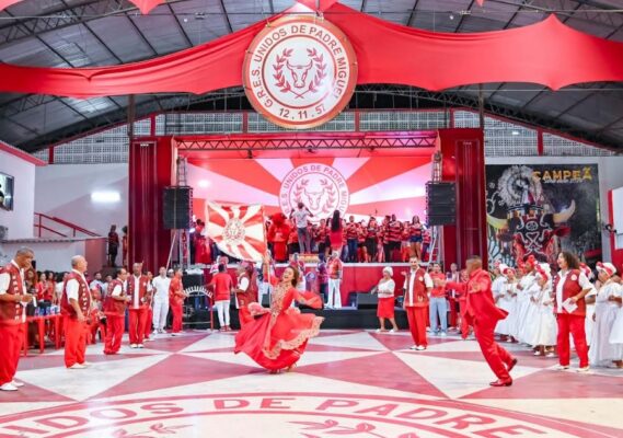 Unidos de Padre Miguel realiza semifinal do concurso de samba-enredo para o Carnaval 2026