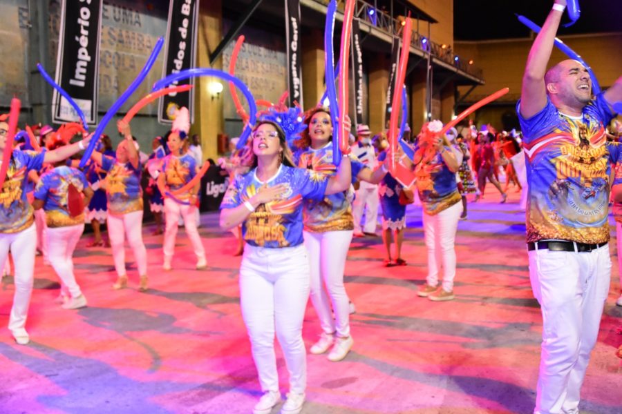 Vídeos: Confira as arrancadas das escolas no lançamento do CD da Série Ouro