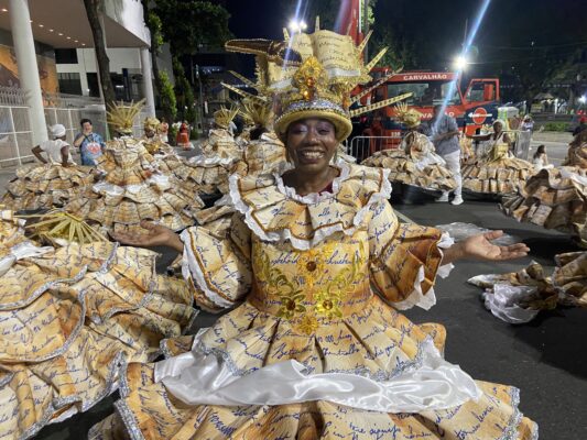 Vigário Geral: Baianas são a memória viva do samba e a força da mulher no Carnaval!