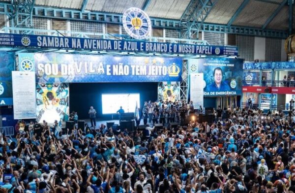 Vila Isabel ensaia para o Carnaval 2026 com foco na África e Heitor dos Prazeres