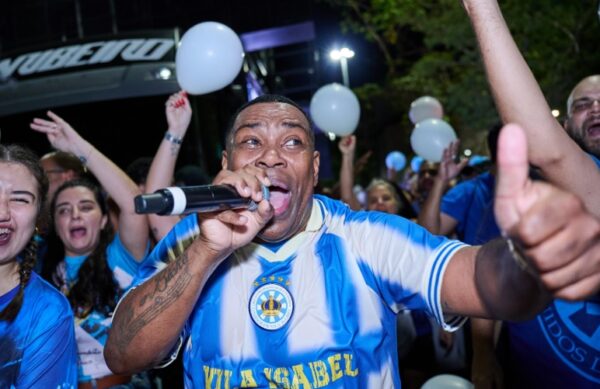 Vila Isabel faz primeiro ensaio de rua para o Carnaval 2026