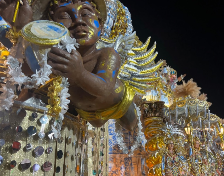 Vila Isabel no Top 3 e já mira o título do Carnaval 2027! Vem com tudo!