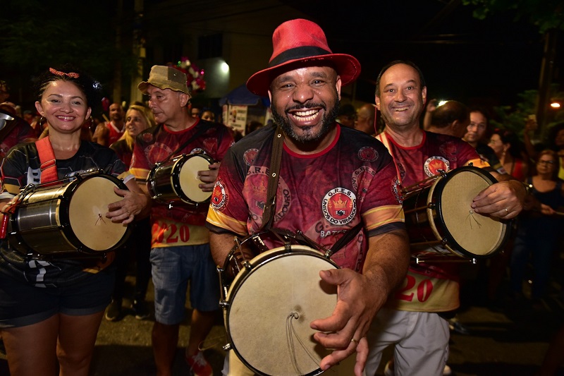 Viradouro: ensaio na Amaral Peixoto!