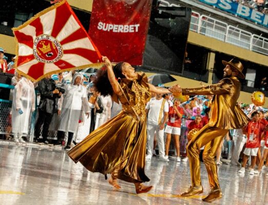 Viradouro: Ensaio na chuva vira show emocionante para Mestre Ciça no Carnaval 2025!