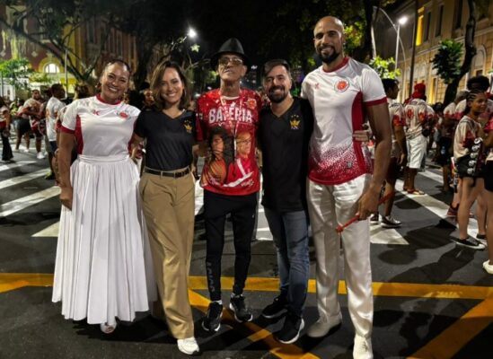 Viradouro impressiona em ensaio e parece pronta para o Carnaval 2026