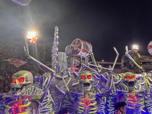 Viradouro: Mestre Ciça é ovacionado em homenagem que fez o Carnaval chorar!