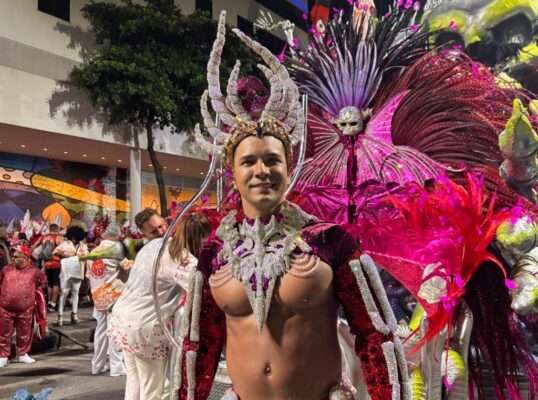 Viradouro no Carnaval: Veja o Bonde do Caveira em homenagem emocionante a Mestre Ciça!
