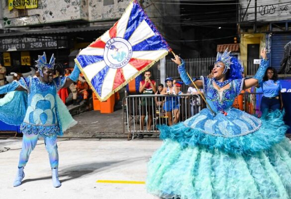 Vizinha Faladeira: Desfile com atraso e estoura tempo! Será que perde pontos?