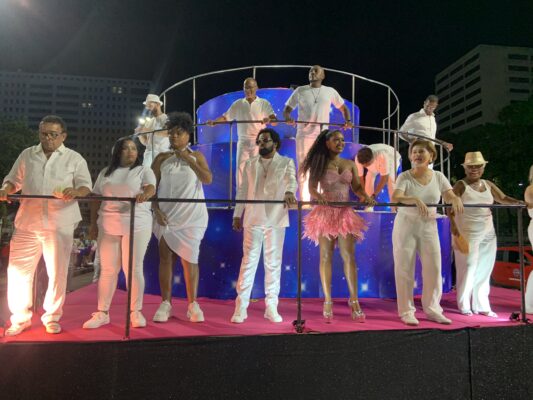 Xande de Pilares brilha no desfile do Jacarezinho no Carnaval!