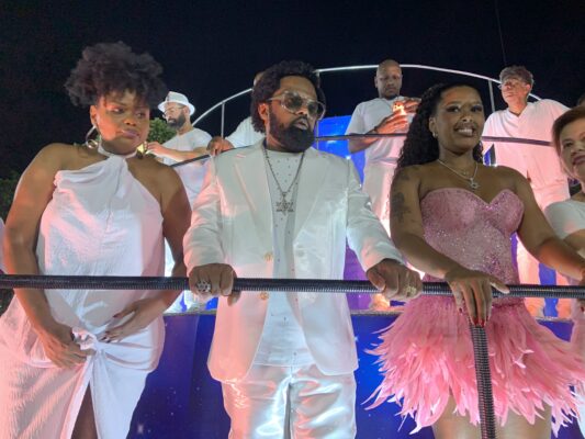 Xande de Pilares: Morador da favela emociona no Carnaval do Jacarezinho!