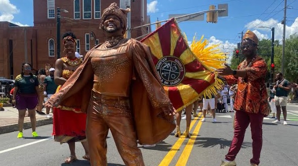 Carlinhos Salgueiro é coroado Rei do Carnaval nos EUA!