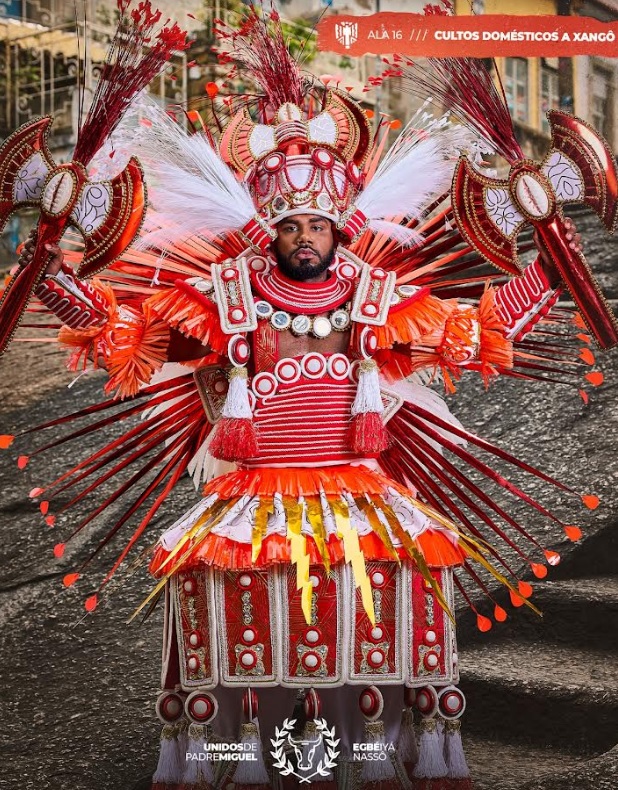 Unidos de Padre Miguel exalta o candomblé em fantasias para o Carnaval 2025!